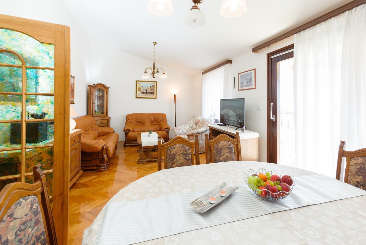 Villa Rosa Kaštela Buitenkant foto